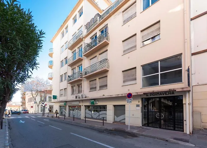 Robert Soleau Bright Design Flat Center Of Antibes