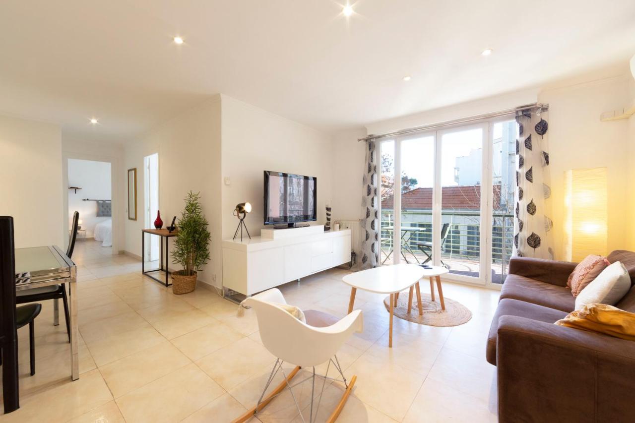 Robert Soleau Bright Design Flat Center Of Apartment Antibes